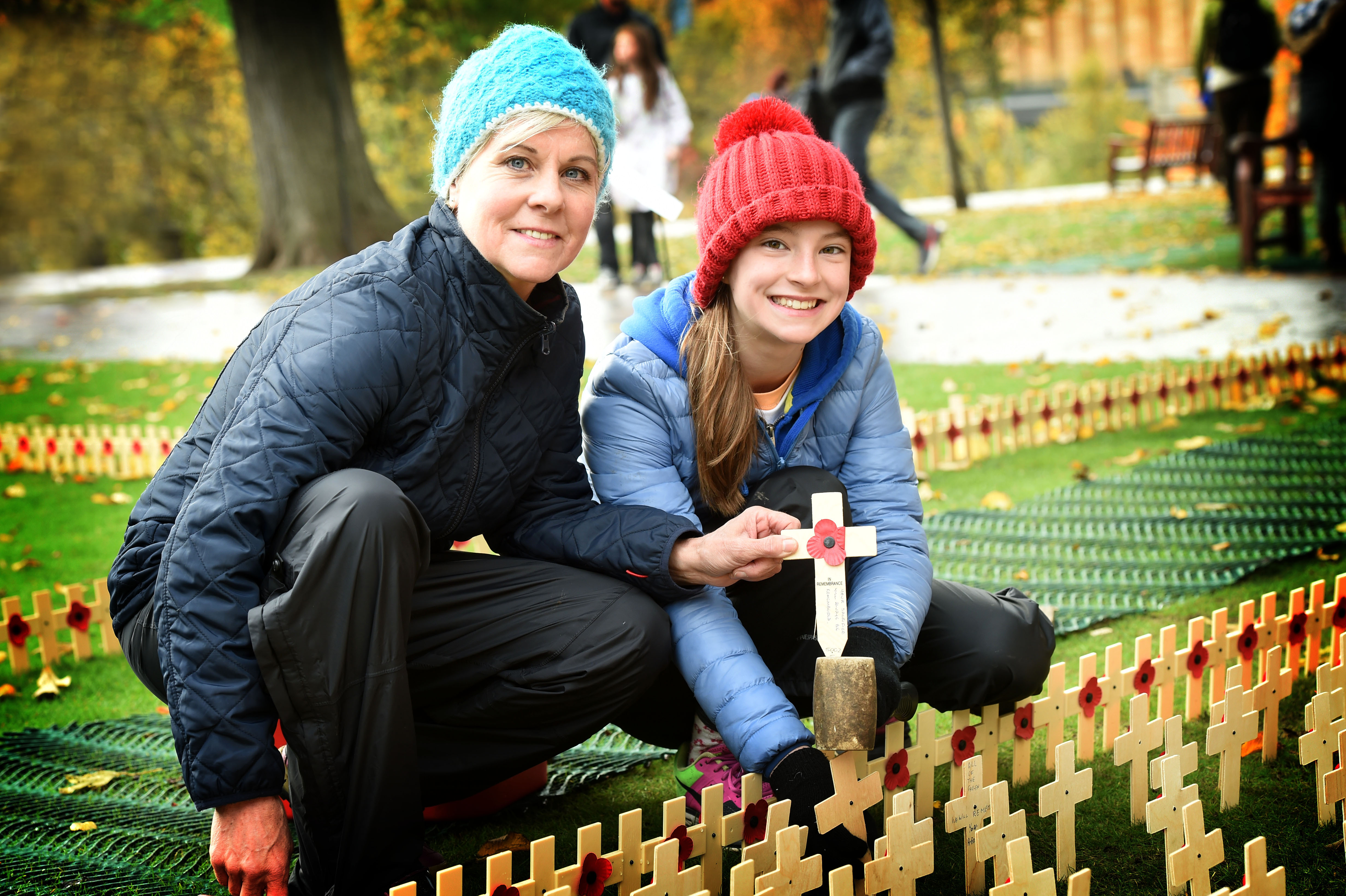 Scottish-Poppy-Appeal-Edin-Field-of-Remembrance-2019-volunteers-02